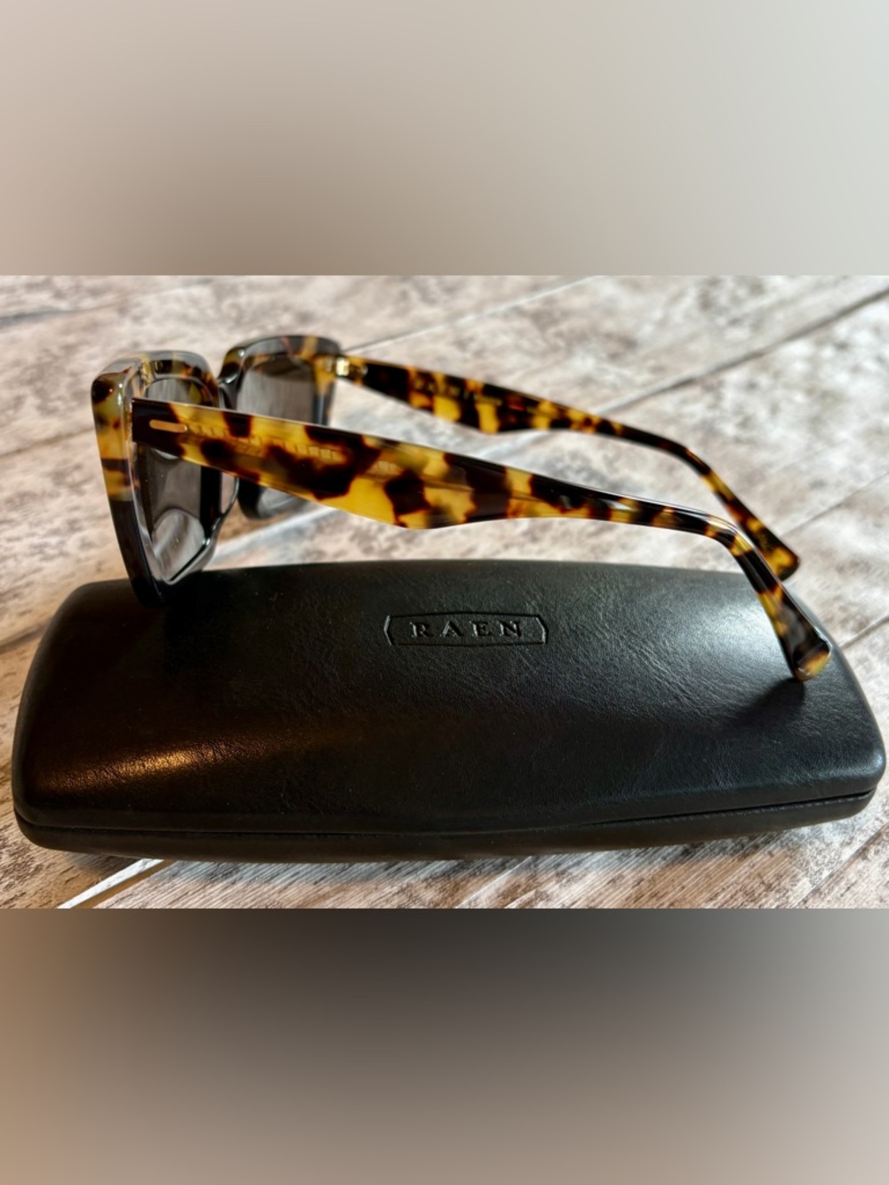 NEW w/Box and Case Authentic RAEN Keera Tortoiseshell Square Sunglasses - Picture 5 of 10